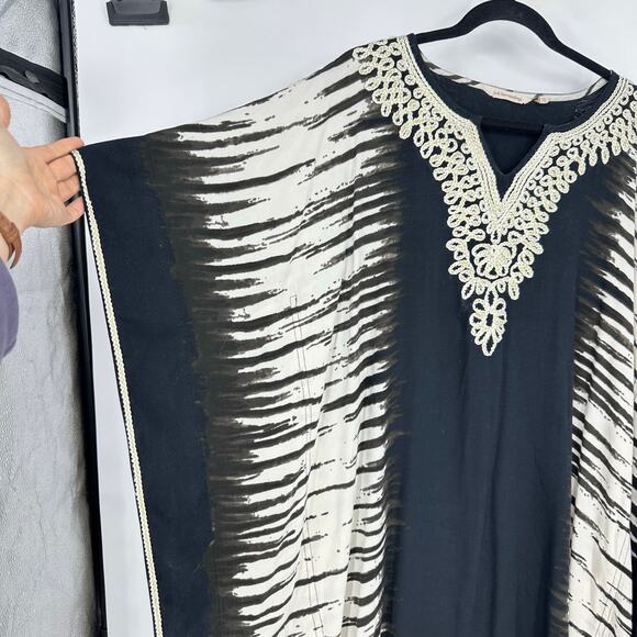 Soft Surroundings Kaftan Dress Size S/M Black White Embroidered Collar Maxi - Picture 4 of 10